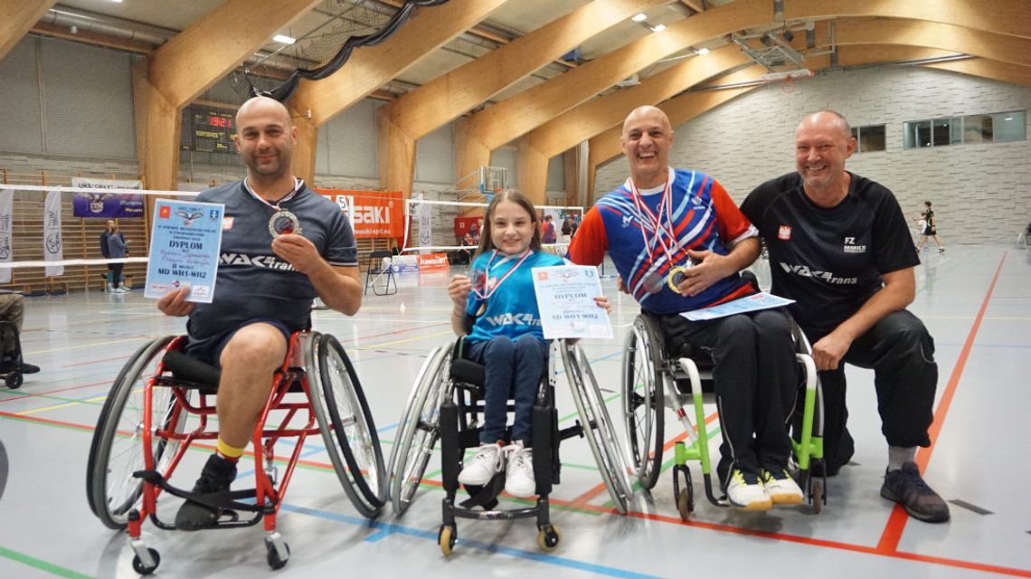 Julia Bolibrzuch i Łukasz Dąbrowski wywalczyli medale Mistrzostw Polski w parabadmintonie
