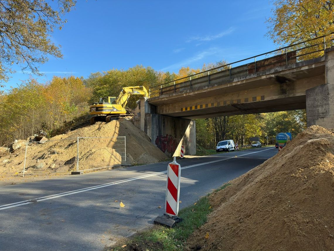 Jutro rozpocznie się wyburzanie wiaduktu nad drogą wojewódzką nr 408 w Goszycach. Wyznaczono objazdy