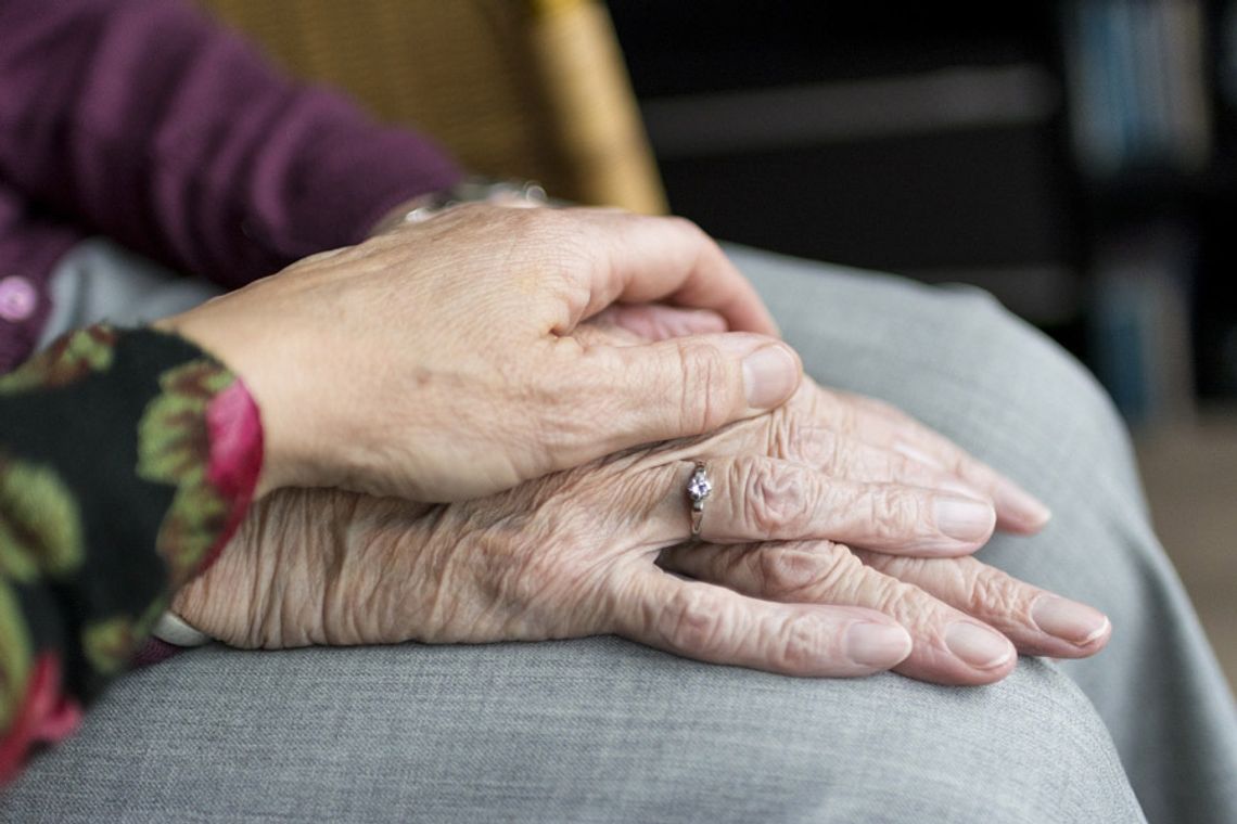 Kędzierzyn-Koźle bardzo szybko się starzeje. Seniorom trzeba zapewnić opiekę. Już dziś jest z tym problem