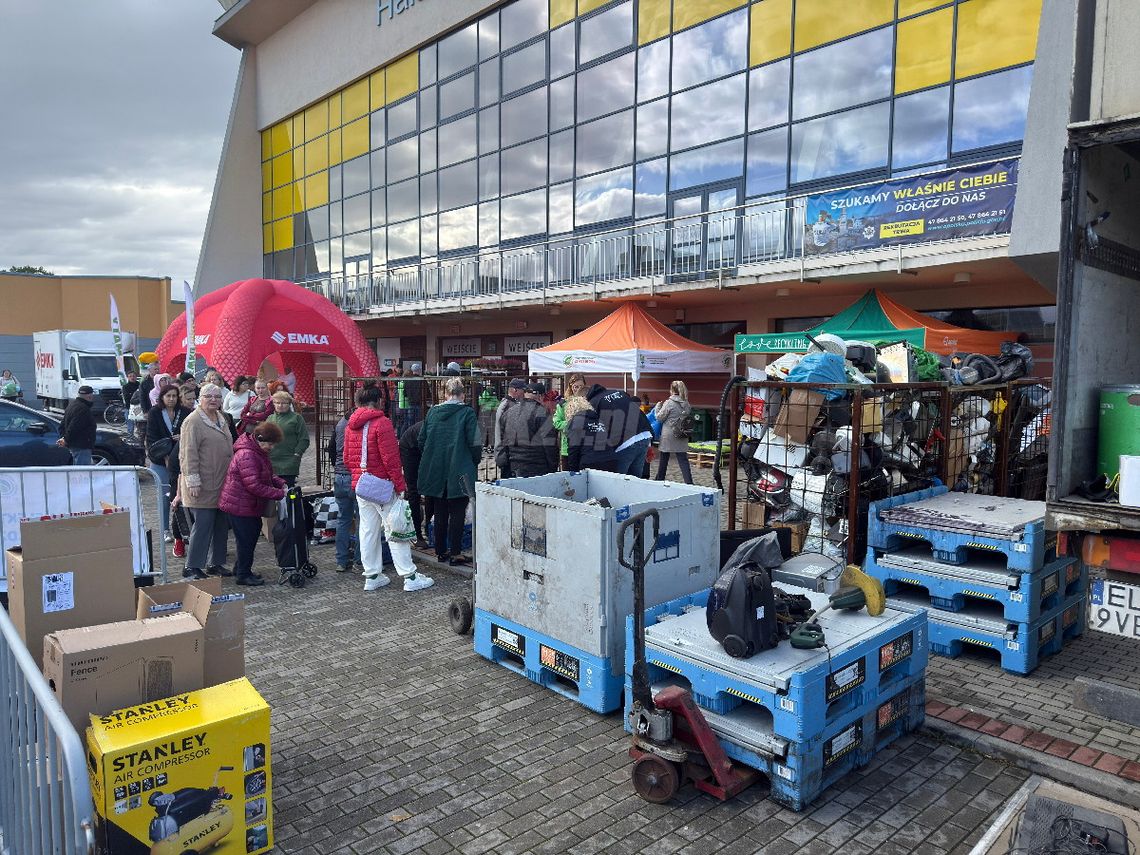 Kędzierzyn-Koźle na zielono! Tłumy mieszkańców wzięły udział w ekoakcji „Olej Zdasz, Drzewko Masz!” i zbiórce elektroodpadów