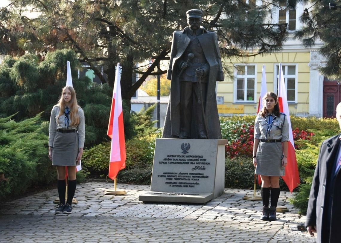 Kędzierzyn-Koźle uczci 107. rocznicę odzyskania przez Polskę niepodległości. Zaproszenie na uroczystość Kędzierzyn-Koźle uczci 107. rocznicę odzyskania przez Polskę niepodległości. Zaproszenie na uroczystość