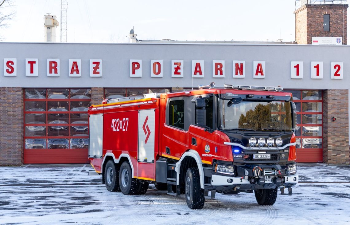 Kędzierzyńscy strażacy mają nowy, ciężki wóz gaśniczy. Kosztował ponad dwa miliony złotych. ZDJĘCIA Kędzierzyńscy strażacy mają nowy, ciężki wóz gaśniczy. Kosztował ponad dwa miliony złotych. ZDJĘCIA