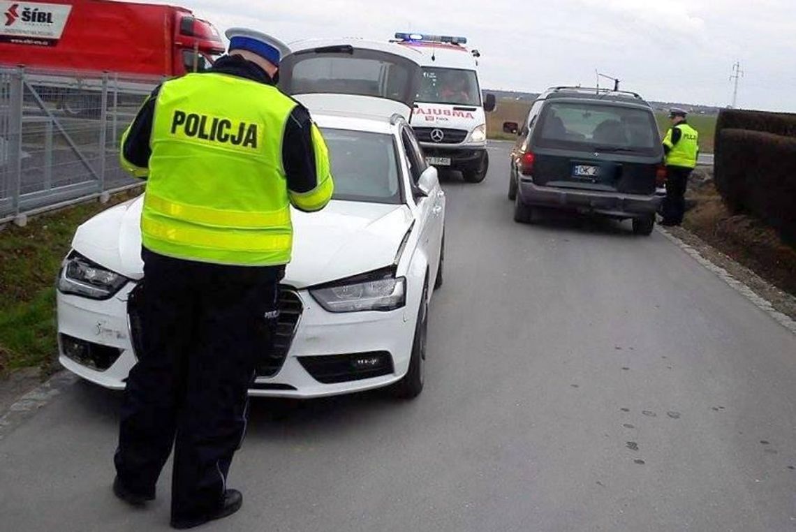 Kierowca audi nie wyhamował. Kolizja na drodze krajowej w Większycach. ZDJĘCIA