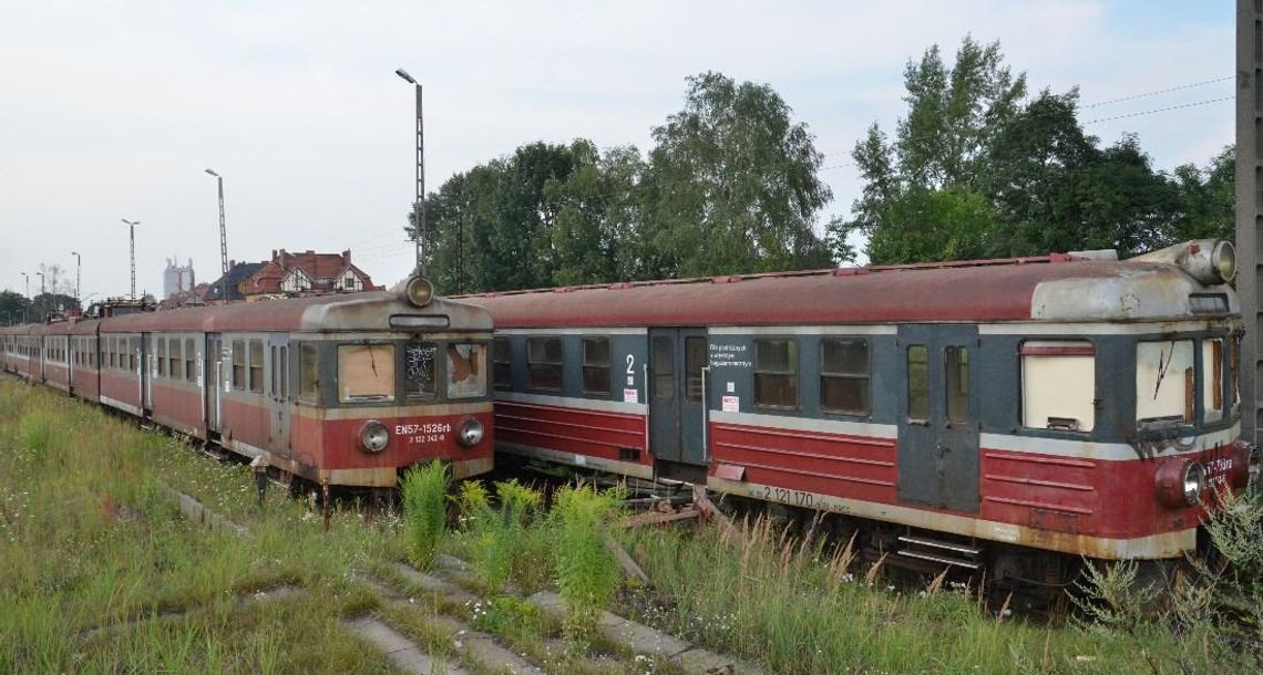 Kolej sprzedaje cztery pociągi z bocznicy w Kędzierzynie-Koźlu