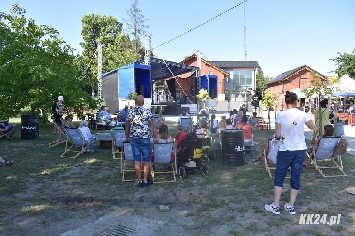 Koncert Uwielbienia na kozielskiej Wyspie. Mieszkańcy zgromadzili się na radosnej modlitwie