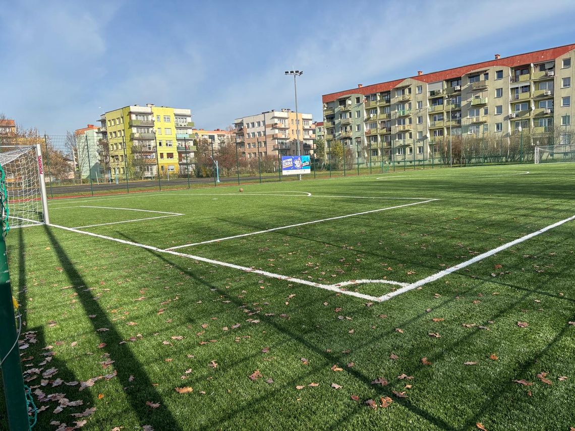 Koniec modernizacji miejskich Orlików. Trzy boiska są gotowe do gry po modernizacji. ZDJĘCIA