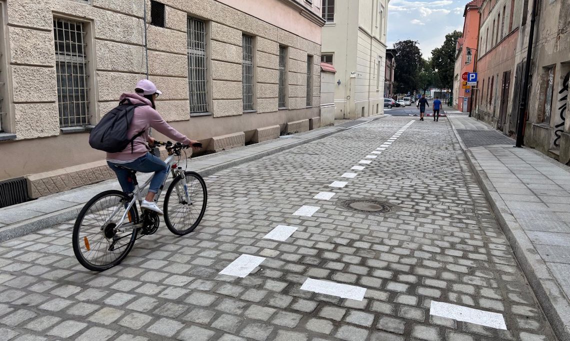 Koniec przebudowy ulicy Planetorza w Koźlu. Droga zyskała nowe oblicze