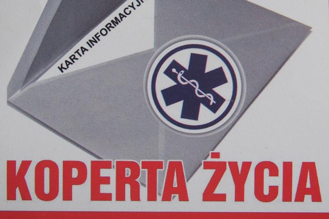 Koperta życia. Dlaczego najlepiej trzymać ją w lodówce? Odbierz w magistracie specjalną naklejkę