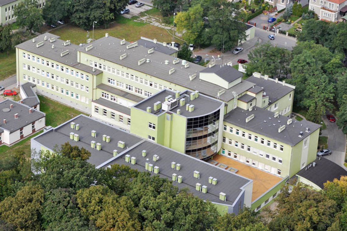 Kozielski szpital zakupił 20 nowych kardiomonitorów. Pieniądze przekazali marszałek i wojewoda