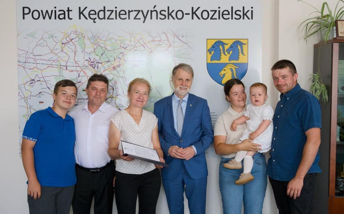 Krajowy sukces rolników z naszego regionu. Laureaci AgroLigi spotkali się ze starostą powiatu Krajowy sukces rolników z naszego regionu. Laureaci AgroLigi spotkali się ze starostą powiatu