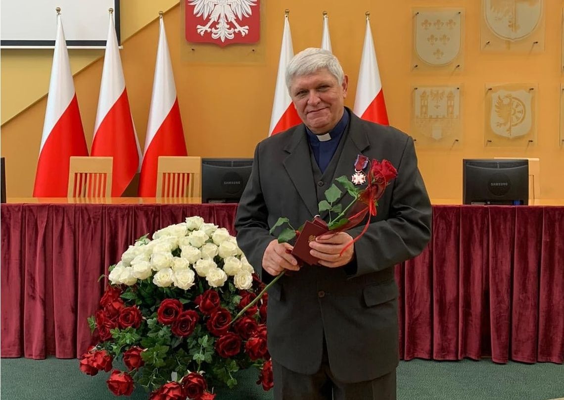 Ksiądz Edward Bogaczewicz uhonorowany Srebrnym Krzyżem Zasługi