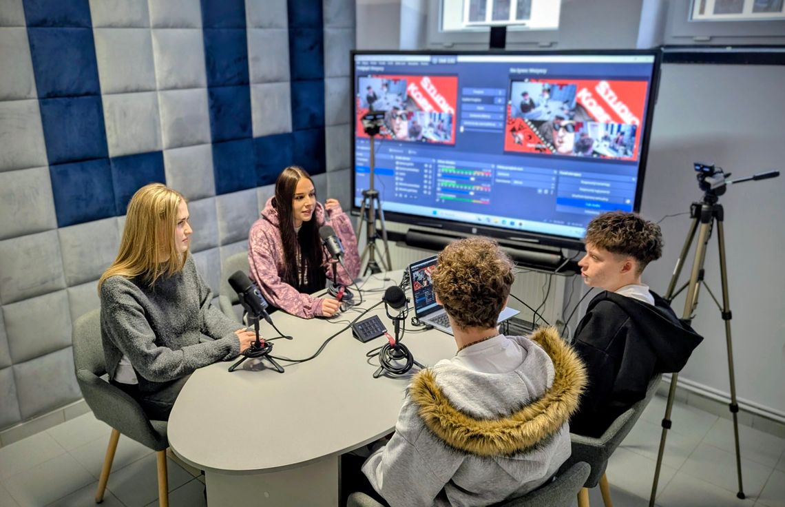 Licealiści z „Kopernika” działają na profesjonalnych falach. Wszystko dzięki zawodowemu studiu Licealiści z „Kopernika” działają na profesjonalnych falach. Wszystko dzięki zawodowemu studiu