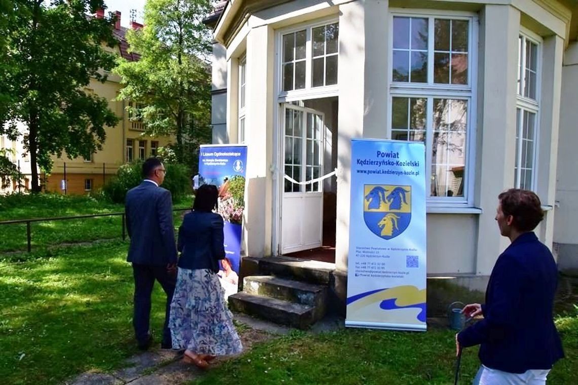 Mały ogród roślin biblijnych w oranżerii kozielskiego liceum. Szkoła przygotowała wystawę botaniczną