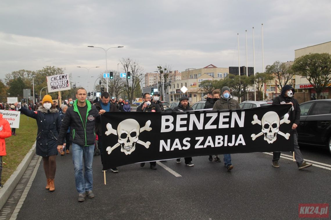 "Mamy dość trucia!". Setki osób wyszły protestować na ulice Kędzierzyna-Koźla