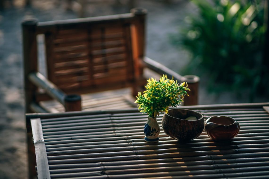 Meble do ogrodu oraz na balkon – krótki poradnik dla początkujących