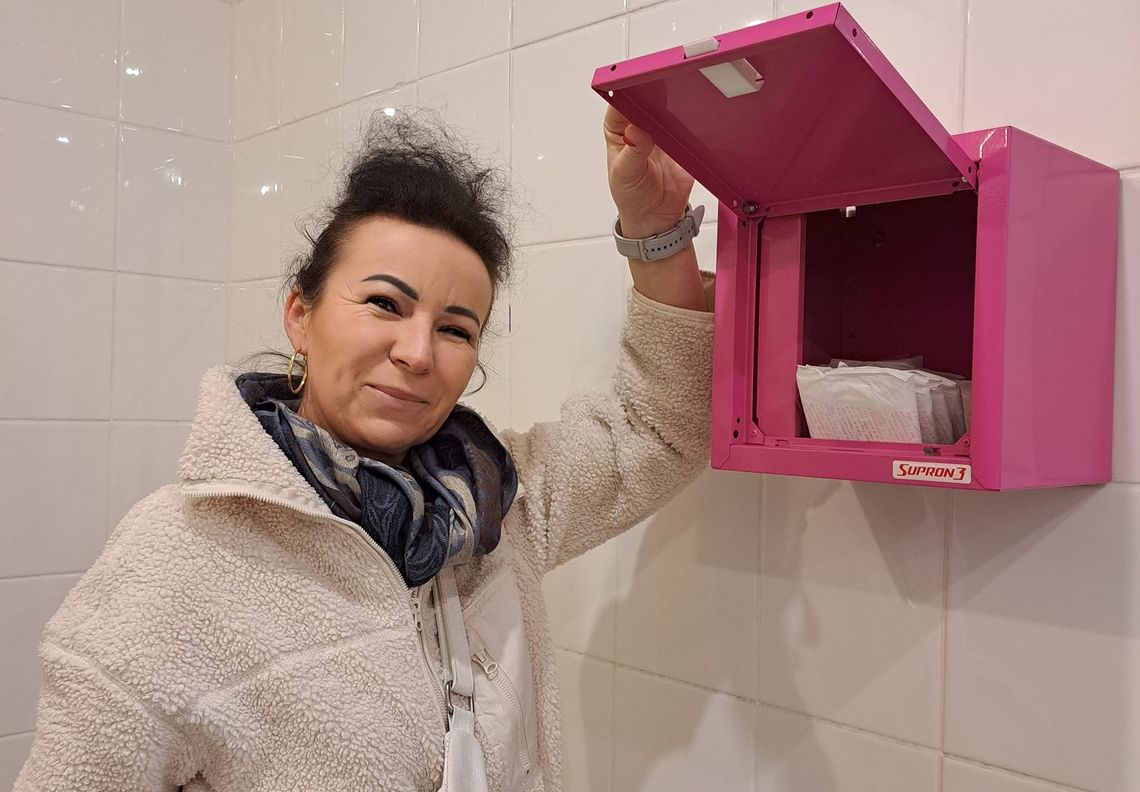 Menstruacja nie musi wprowadzać w zakłopotanie. "Pink Box", czyli wyjątkowa akcja kobiet dla kobiet