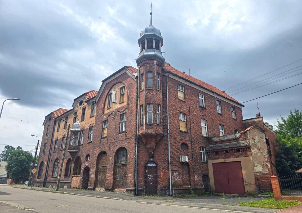 Miasto może uratować dawny Hafen Hotel. Jest prawie 13 mln zł na remont kamienicy w Koźlu Porcie Miasto może uratować dawny Hafen Hotel. Jest prawie 13 mln zł na remont kamienicy w Koźlu Porcie
