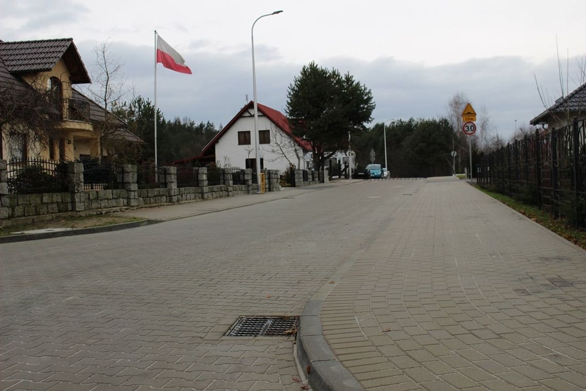 Miasto oddało do użytku dwie nowe ulice w Cisowej. W całości zbudowano je z kostki betonowej