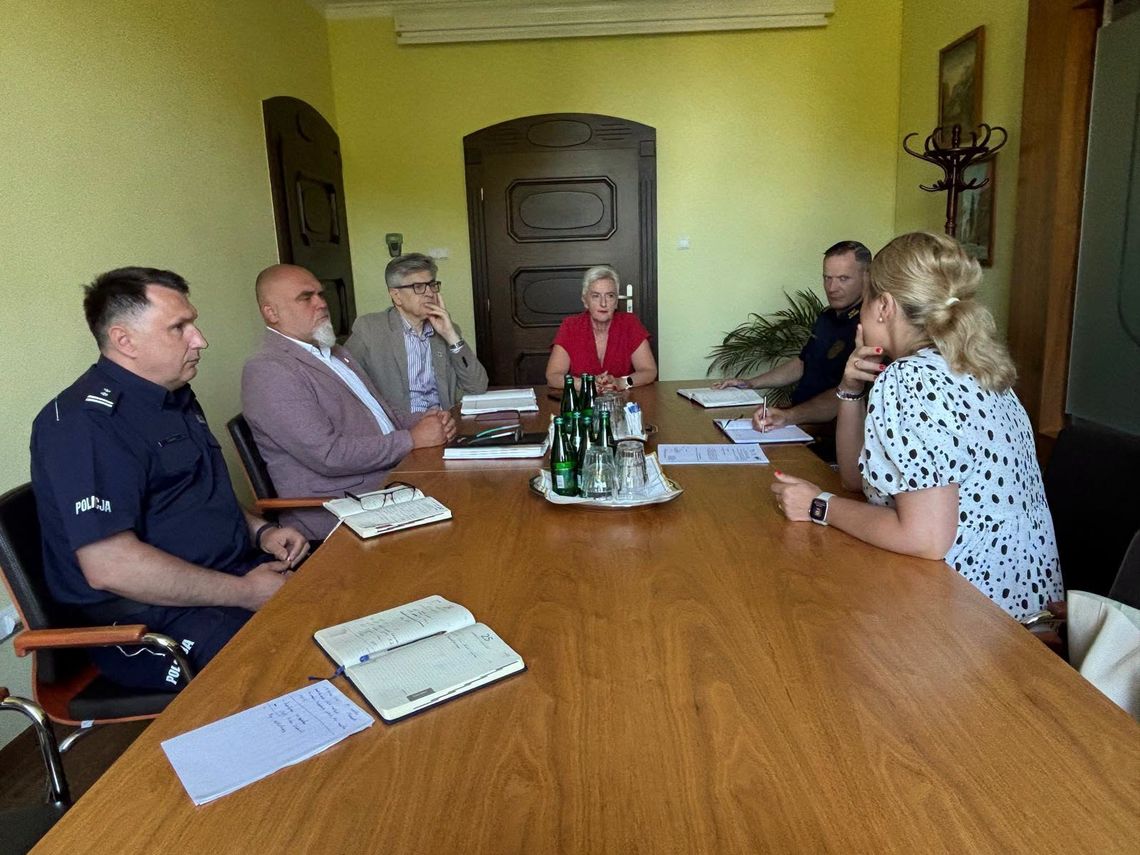 Miasto szykuje się na falę upałów. Kurtyny wodne, dodatkowa woda i patrole Miasto szykuje się na falę upałów. Kurtyny wodne, dodatkowa woda i patrole