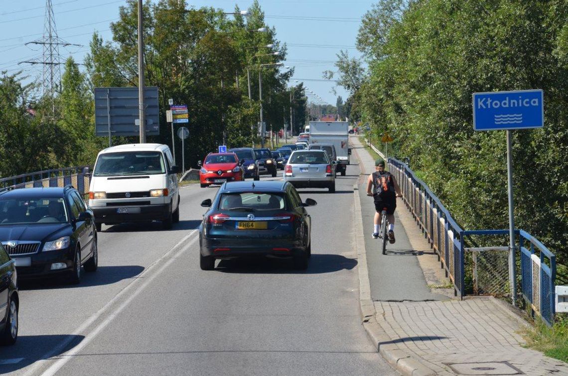 Miasto zmienia termin zamknięcia mostu na Kłodnicy i budowy kładki dla rowerzystów