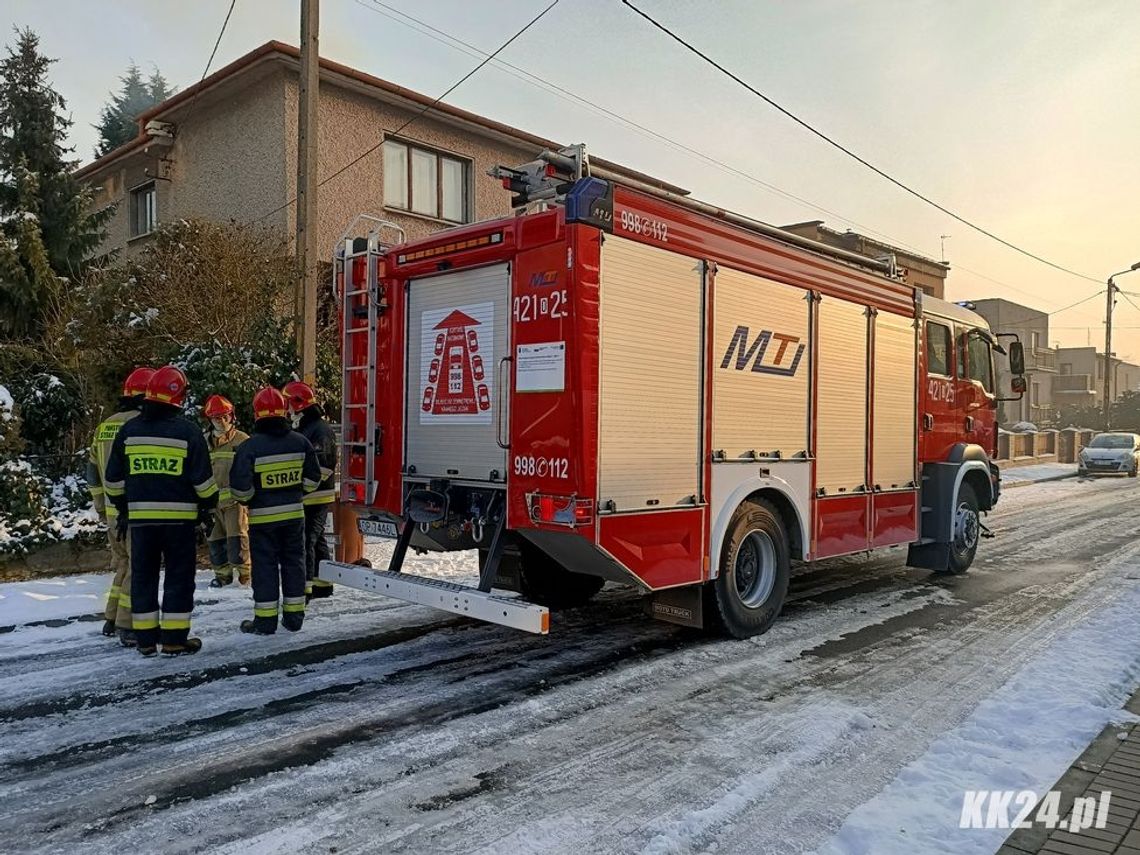 Mieszkańców zaniepokoiła obecność gęstego dymu. Strażacy interweniowali przy ulicy Nowej