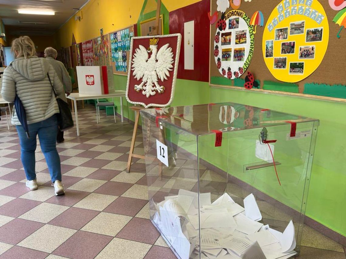 Mieszkańcy powiatu kędzierzyńsko-kozielskiego ruszyli do urn. Frekwencja na godzinę 12 wyniosła 16,48%