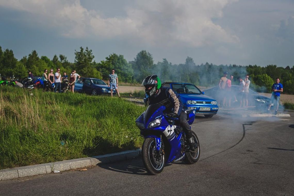 Miłośnicy motoryzacji zjechali do Pokrzywnicy. Majóweczka tuningowa 2018. ZDJĘCIA