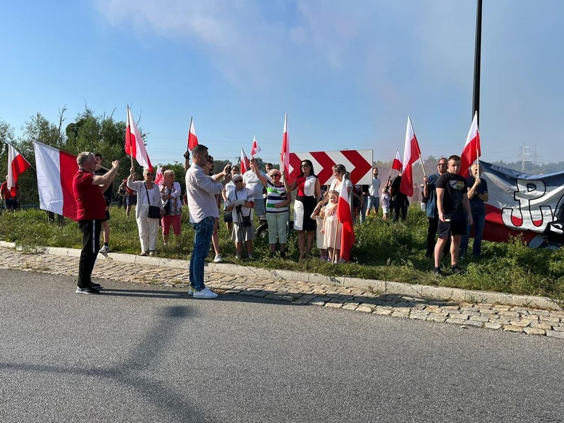 Minuta ciszy i dźwięk syren. Miasto odda hołd Powstańcom