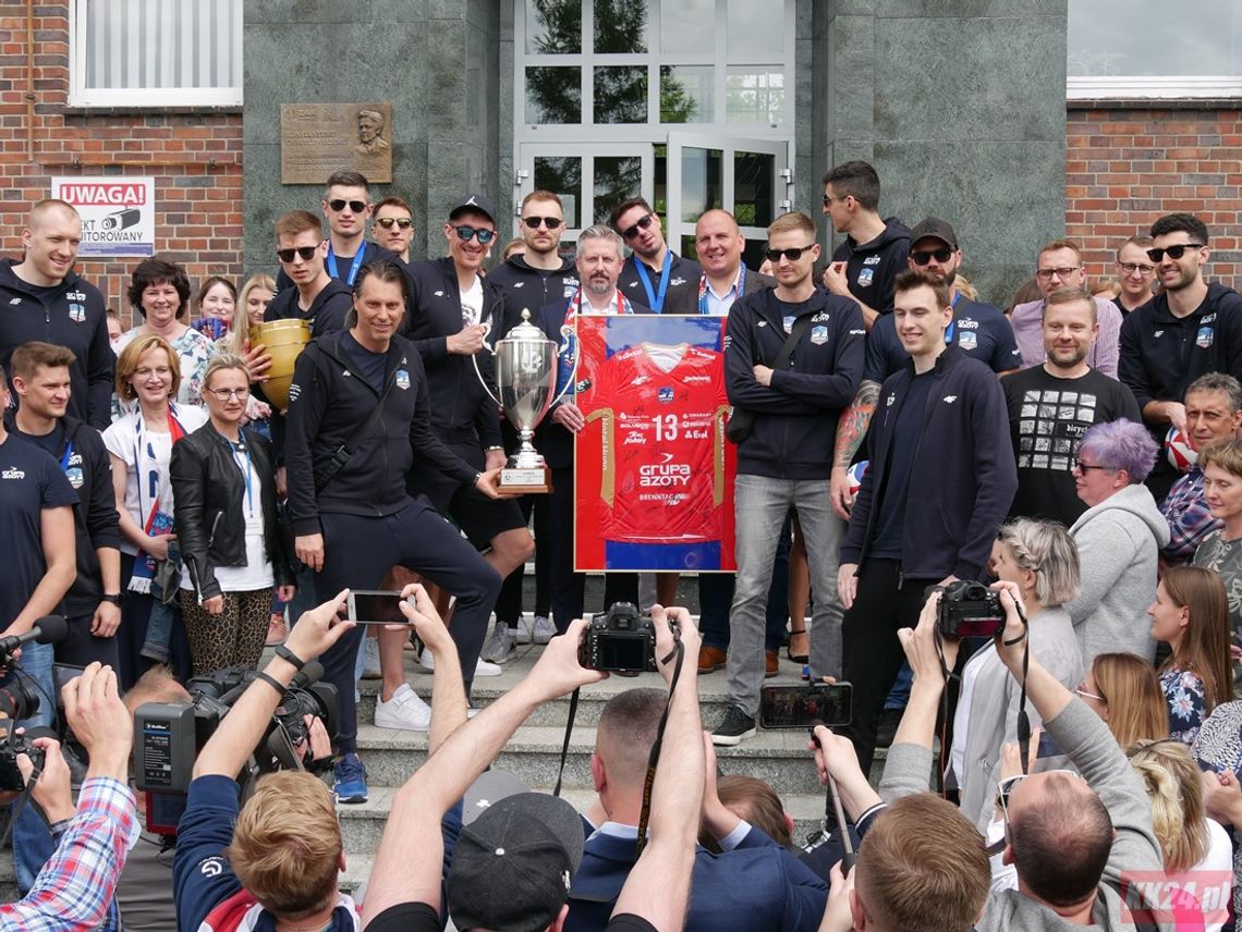 Mistrzowskie tournee po Kędzierzynie-Koźlu. Zwycięska ZAKSA spotyka się z kibicami i sponsorami
