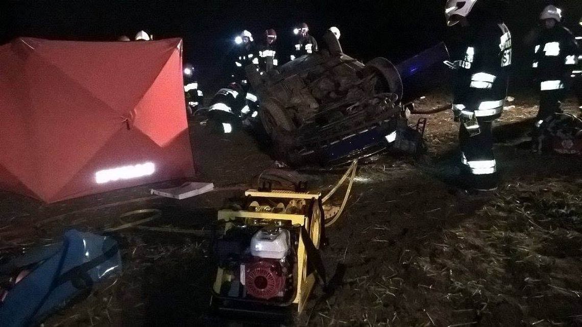 Młody kierowca z Kędzierzyna-Koźla zginął w wypadku pod Leśnicą. ZDJĘCIA