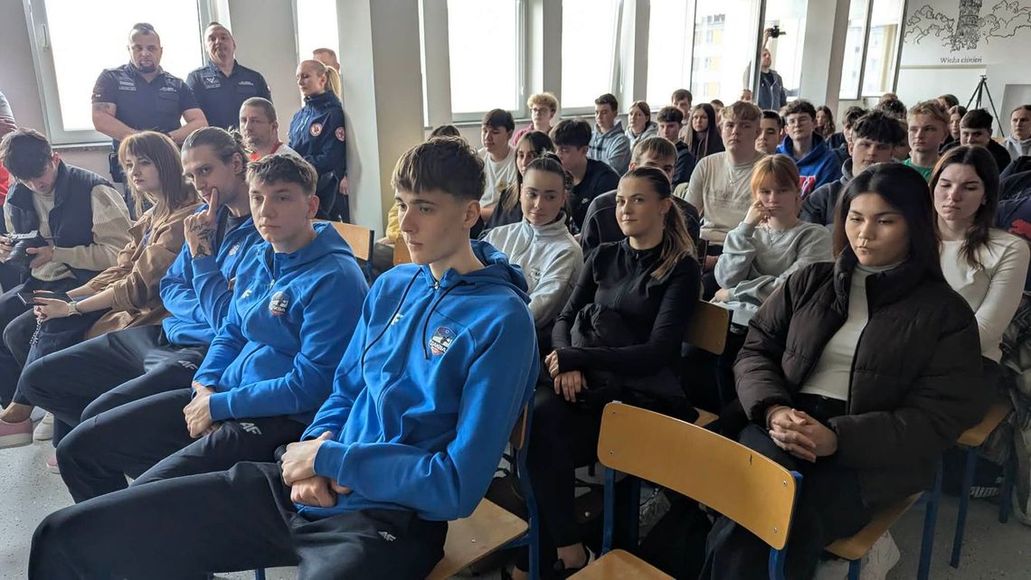 Młodzi nie muszą być sami ze swoimi problemami. W "Budowlance" odbyła się ważna kampania wsparcia psychicznego Młodzi nie muszą być sami ze swoimi problemami. W "Budowlance" odbyła się ważna kampania wsparcia psychicznego