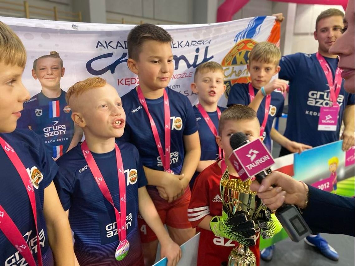 Młodzi piłkarze "Chemika" wygrali Tauron Junior Cup 2021. W nagrodę lecą na obóz piłkarski