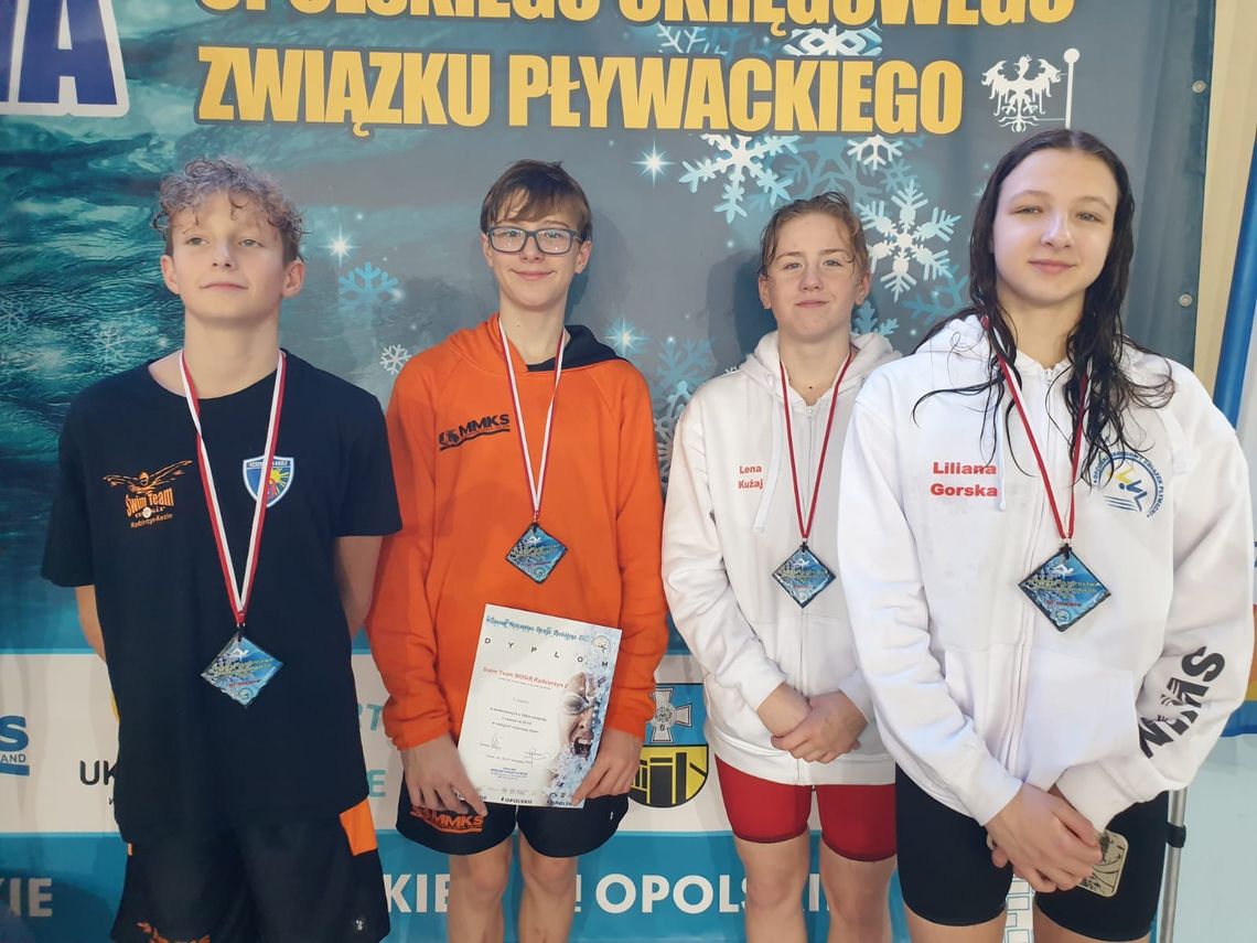 Młodzi pływacy z Kędzierzyna-Koźla zdobyli ponad sto medali na zimowych mistrzostwach okręgu