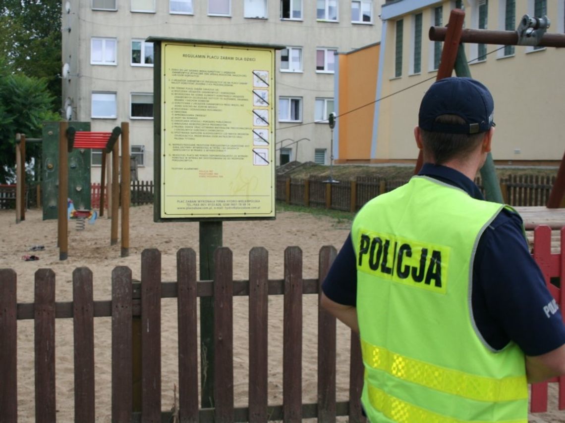 Młodzież okupuje place zabaw, dzieci muszą słuchać przekleństw. W Kędzierzynie-Koźlu to coraz większy problem