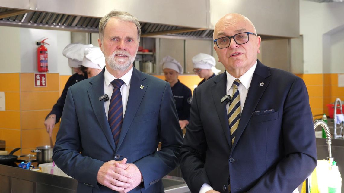 Muzyczne życzenia świąteczne i noworoczne powiatu Kędzierzyńsko-Kozielskiego dla Czytelników KK24.pl