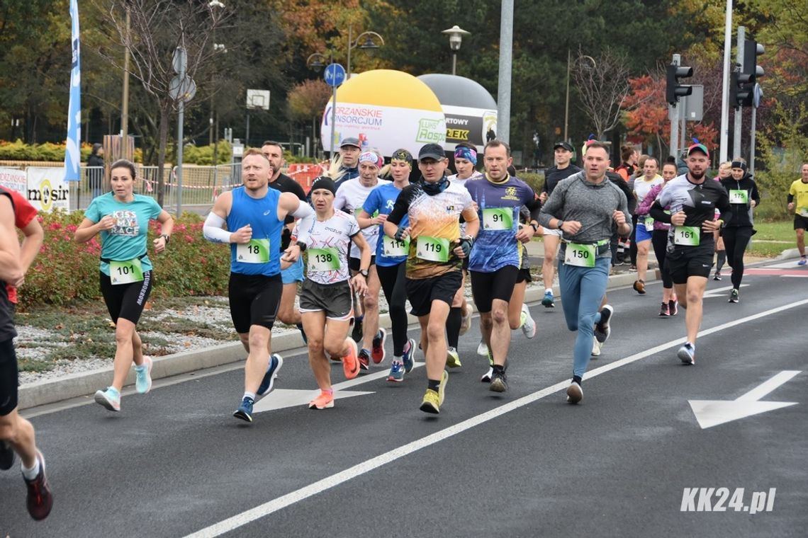 Na sportowo uczcili pamięć Jana Pawła II. Blisko 130 osób pokonało dziś trasę mini maratonu
