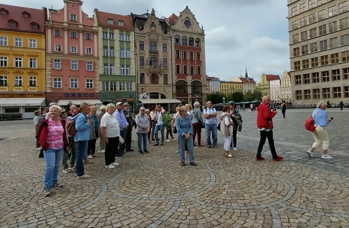 Nasi seniorzy zwiedzali Wrocław. Wyjazd zorganizowano w ramach projektu "Dugnad w Kędzierzynie-Koźlu"