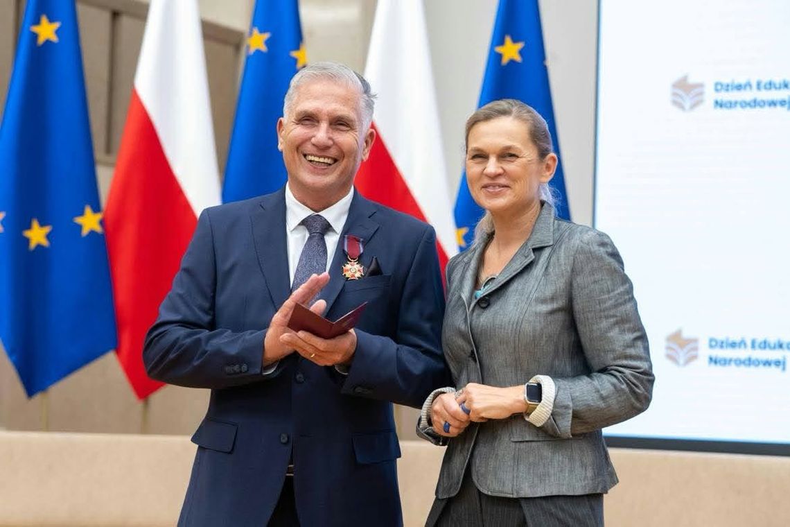 Zbigniew Kubala ze Złotym Krzyżem Zasługi! Ogromne wyróżnienie dla nauczyciela z Kędzierzyna-Koźla Zbigniew Kubala ze Złotym Krzyżem Zasługi! Ogromne wyróżnienie dla nauczyciela z Kędzierzyna-Koźla