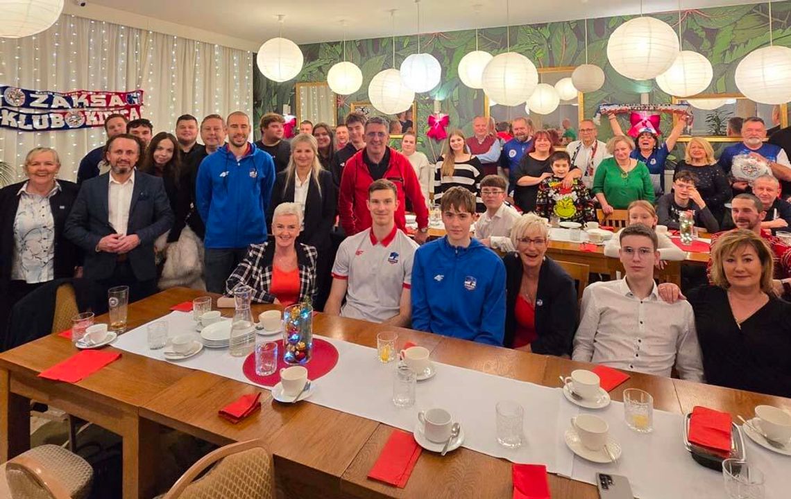 Nie na trybunach, a przy świątecznym stole. Spotkanie opłatkowe Klubu Kibica ZAKSA.