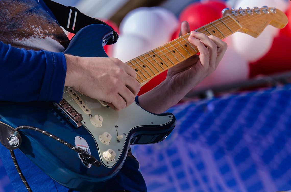 "Nie płacz Ewka", "Wehikuł czasu", czyli inwazja hitów polskiego rocka na Dzień Kobiet! Koncert w kozielskim domu kultury