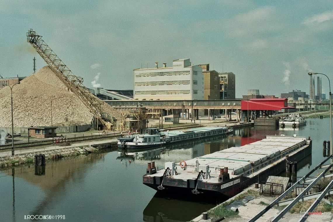 Nie tylko port w Koźlu. Drugi jest w Azotach. Tam też mogą wrócić barki, o ile Odra będzie żeglowna