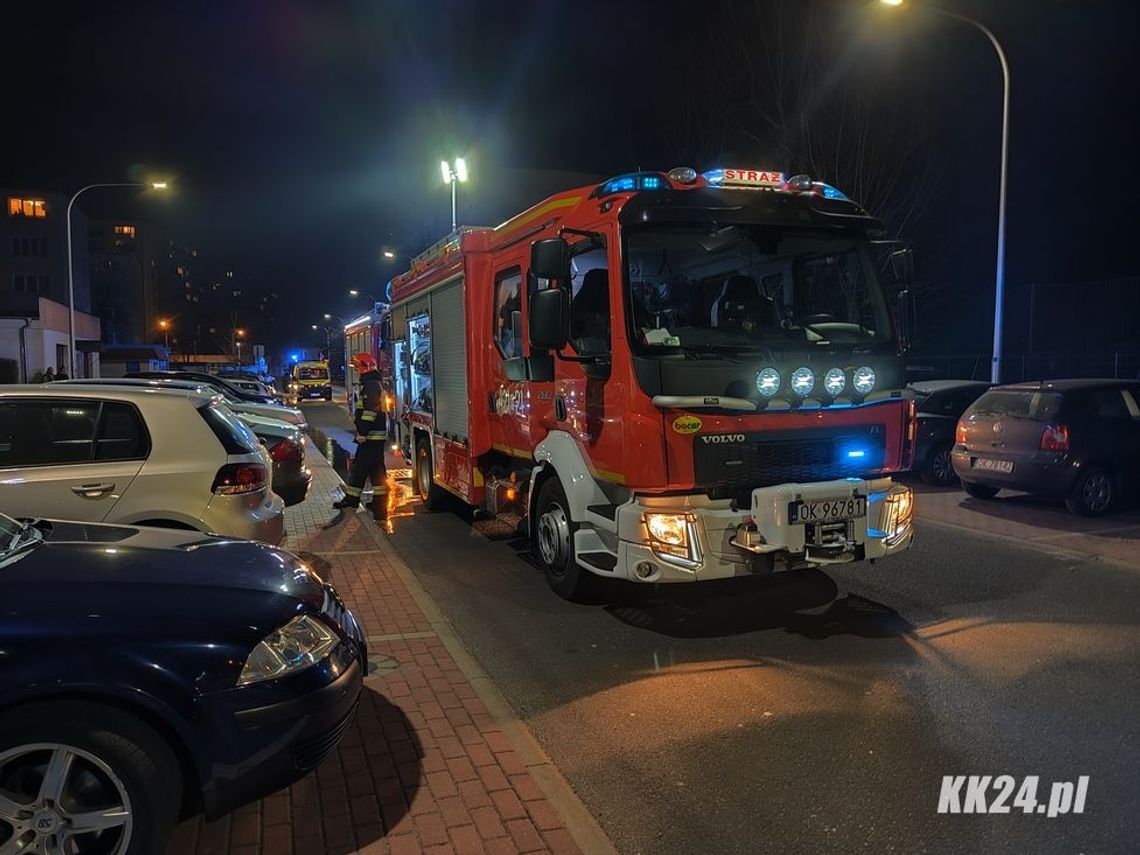 Nieostrożny kucharz postawił na nogi służby ratunkowe. Interwencja w bloku przy ulicy Gagarina