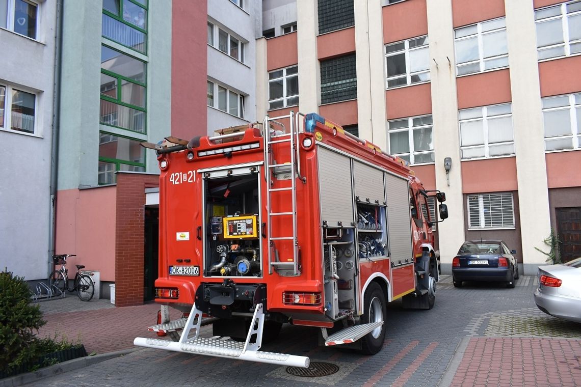 Nieostrożny kucharz postawił na nogi służby ratunkowe. Interwencja w Śródmieściu