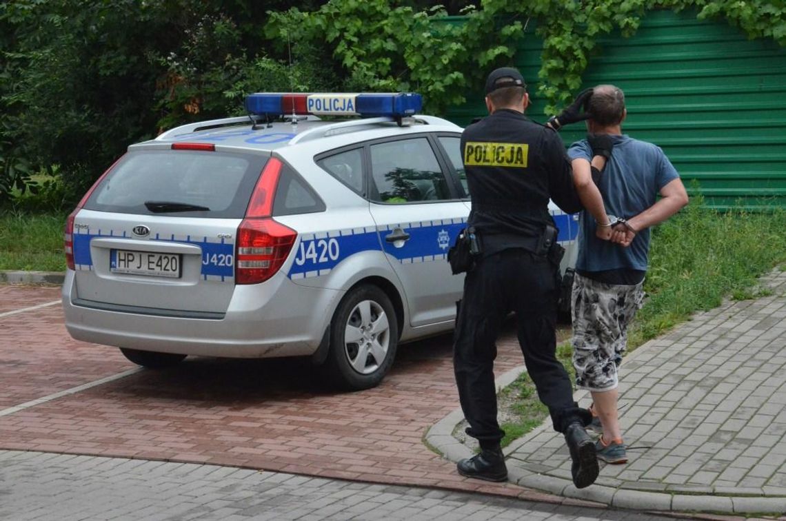 Nietrzeźwy mężczyzna postawił w stan gotowości wszystkie służby. Interwencja w Koźlu Porcie