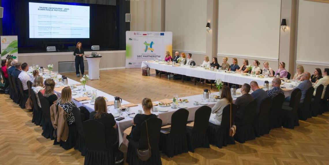 Nowe pokolenie wkracza na rynek pracy. Firmy, instytucje i szkoły dostosowują się do zmian. Konferencja w Kędzierzynie-Koźlu Nowe pokolenie wkracza na rynek pracy. Firmy, instytucje i szkoły dostosowują się do zmian. Konferencja w Kędzierzynie-Koźlu