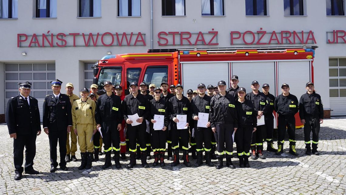Nowi strażacy ochotnicy zasilili szeregi OSP w powiecie kędzierzyńsko-kozielskim