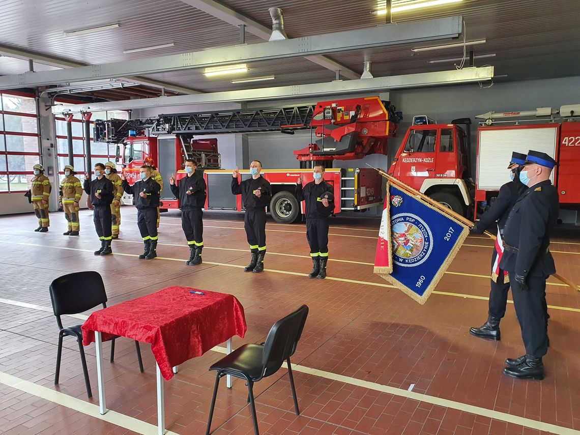 Nowi strażacy w szeregach Państwowej Straży Pożarnej w Kędzierzynie-Koźlu