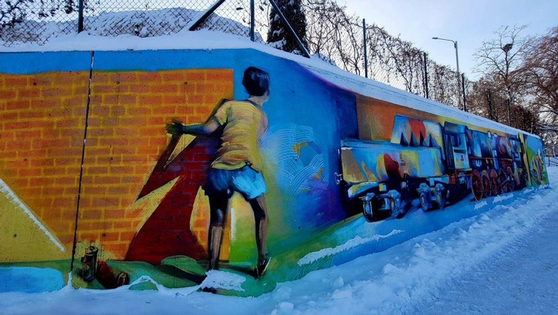 Nowy mural w Kędzierzynie-Koźlu jest naprawdę duży. To dzieło artysty, o którym niedawno usłyszała cała Polska