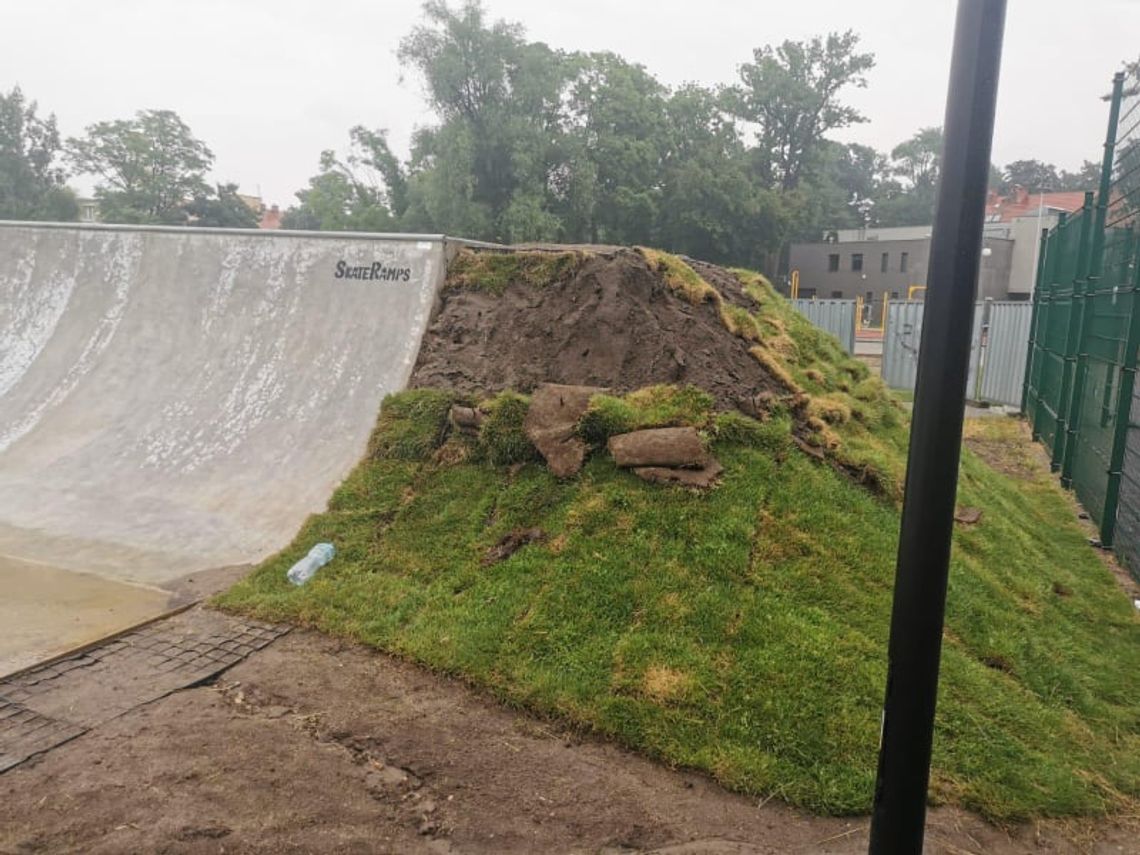 Nowy skatepark w Koźlu już zniszczony przez wandali. Nie został nawet oddany do użytku