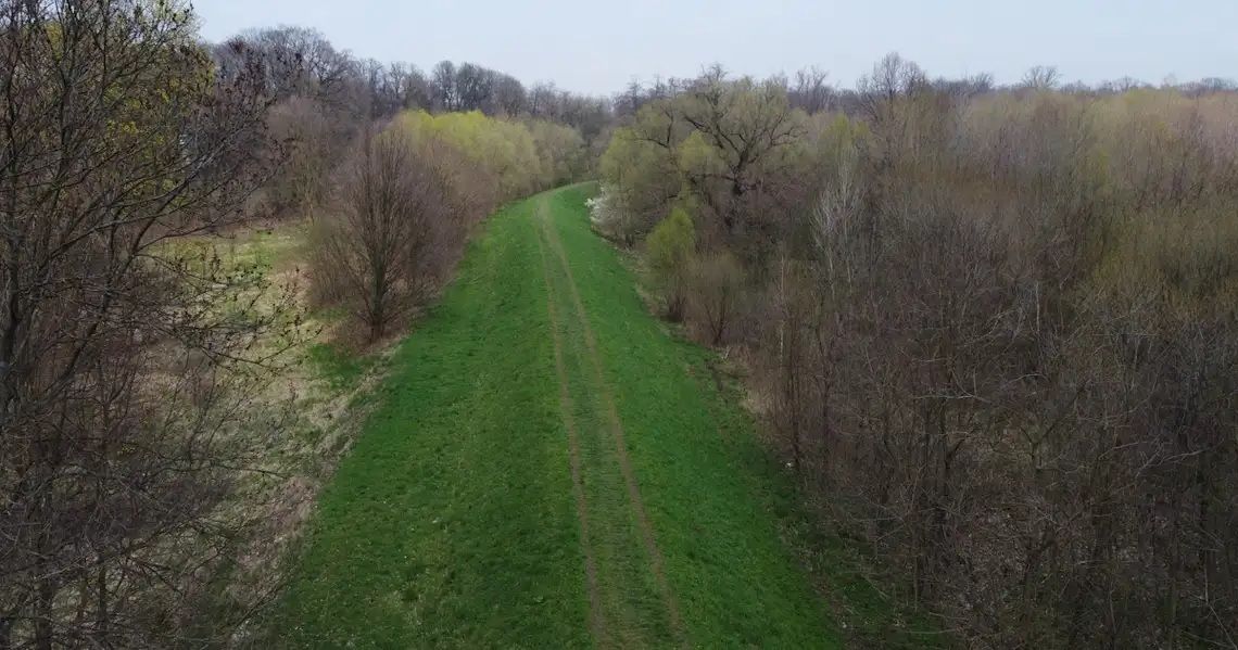 Nowy wał przeciwpowodziowy na Odrze. Bezpieczeństwo mieszkańców gminy Reńska Wieś rośnie